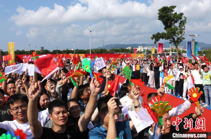 奥运冠军之城宁波点亮亚运之光——袁心玥担任