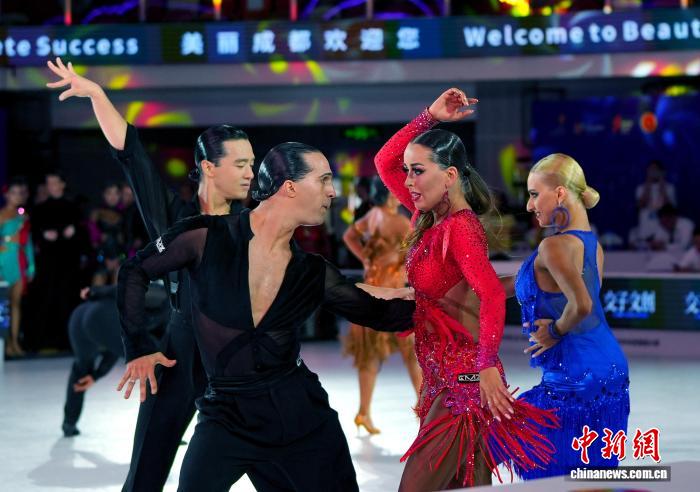 成都第十三届世界体育舞蹈大赛即将开赛 谢尔盖