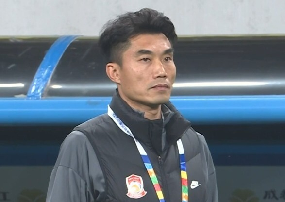 郑智主动担责 青岛西海岸惨败成都蓉城暴露战术